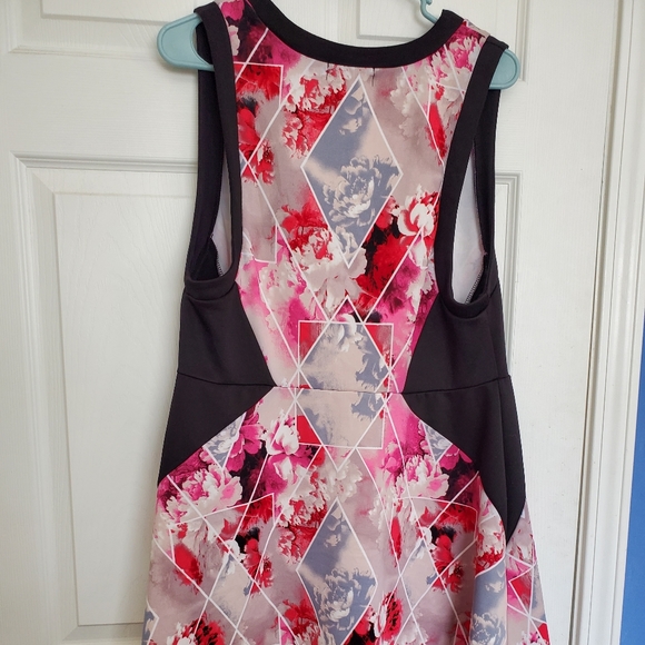 Forever 21 Skater Dress - Picture 2 of 4